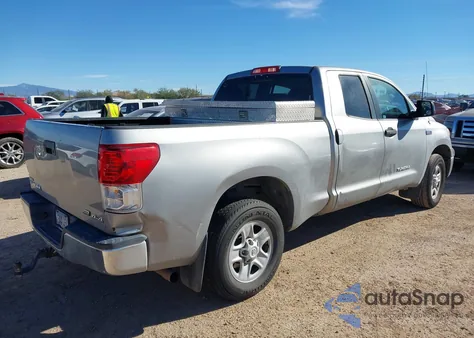 2013 Toyota Tundra Grade 5.7L V8 z USA, uszkodzony, nr VIN 5TFUW5F15DX293629